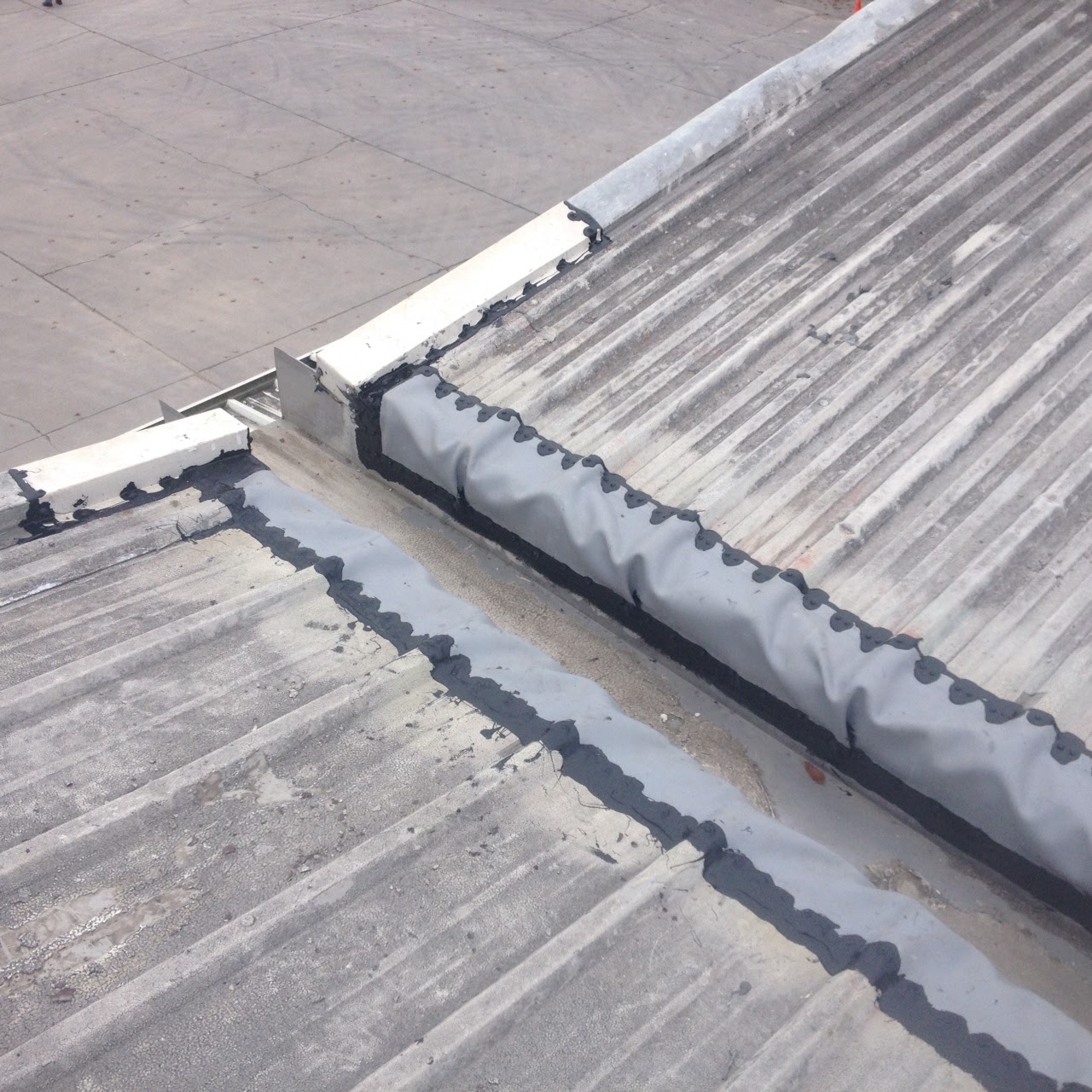 Sealed Metal Roof Gutters