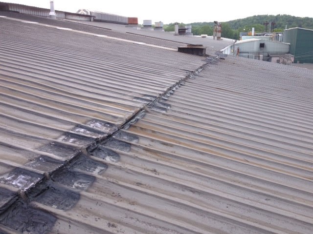 Bonnell_failing_roof_seam2 Bonnell_failing_roof_seam2
